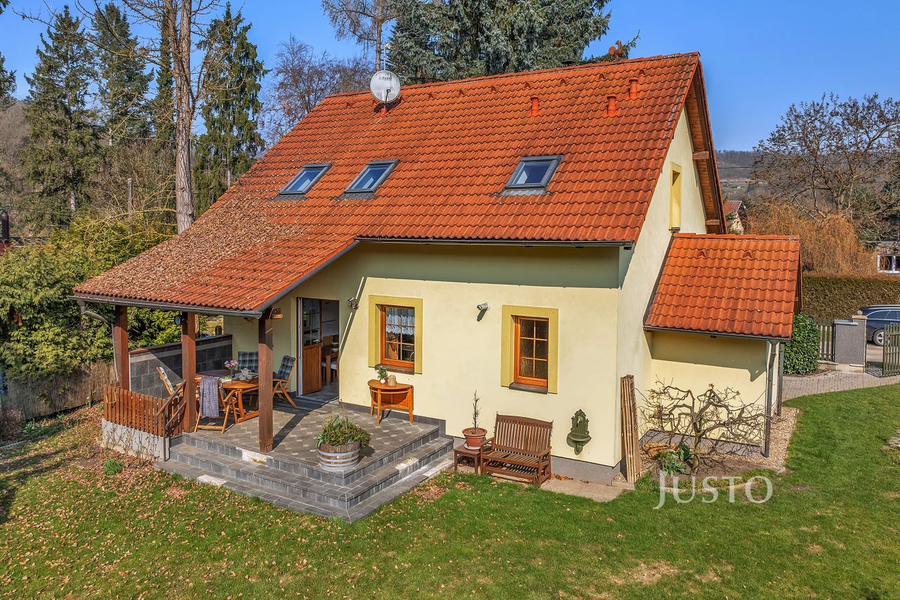 Prodej chaty 120 m² s pozemkem 646 m² + terasa 18 m²
