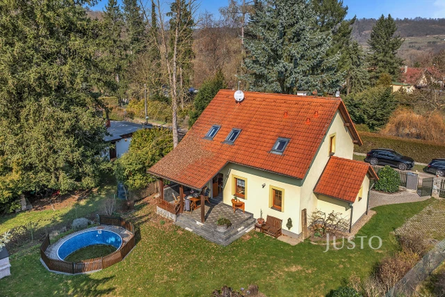 Prodej chaty 120 m² s pozemkem 646 m² + terasa 18 m²