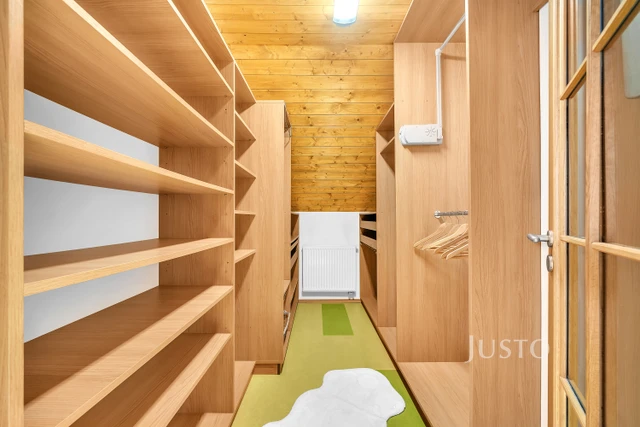 Prodej chaty 120 m² s pozemkem 646 m² + terasa 18 m²