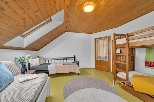 Prodej chaty 120 m² s pozemkem 646 m² + terasa 18 m²