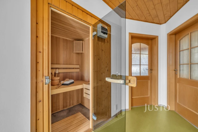 Prodej chaty 120 m² s pozemkem 646 m² + terasa 18 m²