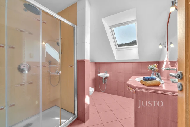 Prodej chaty 120 m² s pozemkem 646 m² + terasa 18 m²