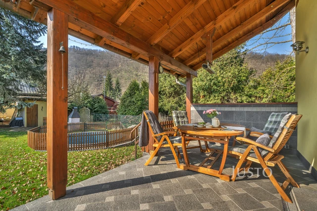Prodej chaty 120 m² s pozemkem 646 m² + terasa 18 m²