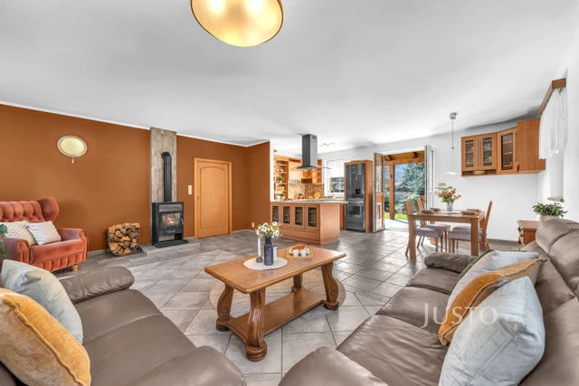 Prodej chaty 120 m² s pozemkem 646 m² + terasa 18 m²