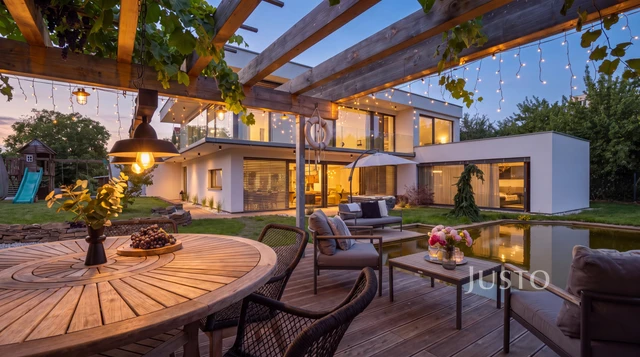 Prodej rodinného domu 349 m² s pozemkem 1 385 m²