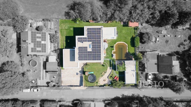Prodej rodinného domu 349 m² s pozemkem 1 385 m²