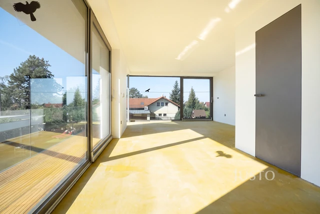 Prodej rodinného domu 349 m² s pozemkem 1 385 m²