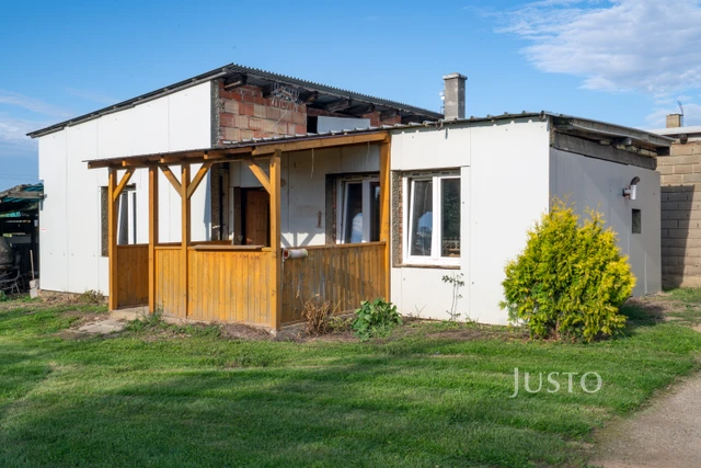 Prodej komerčních prostor 192 m² s pozemkem 995 m²