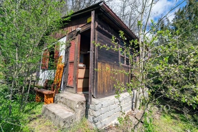 Prodej chaty 18 m² s pozemkem 618 m²