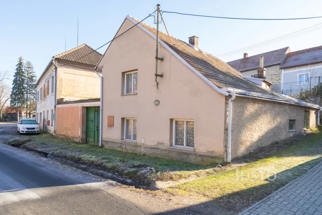 Prodej rodinného domu 387 m² s pozemkem 625 m²