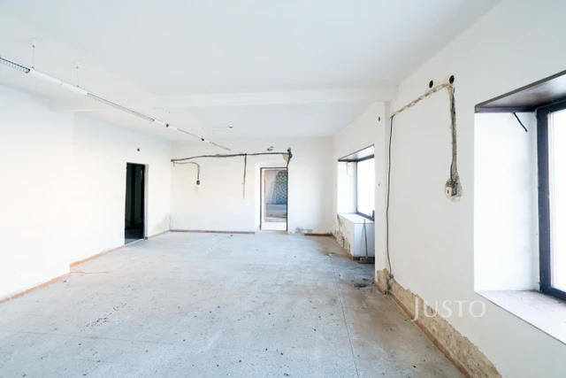 Prodej rodinného domu 387 m² s pozemkem 625 m²