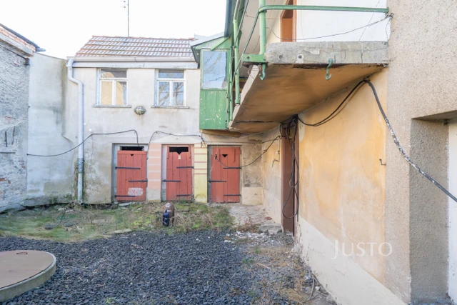 Prodej rodinného domu 387 m² s pozemkem 625 m²