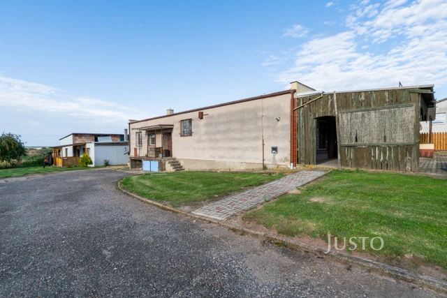 Prodej komerčních prostor 192 m² s pozemkem 995 m²