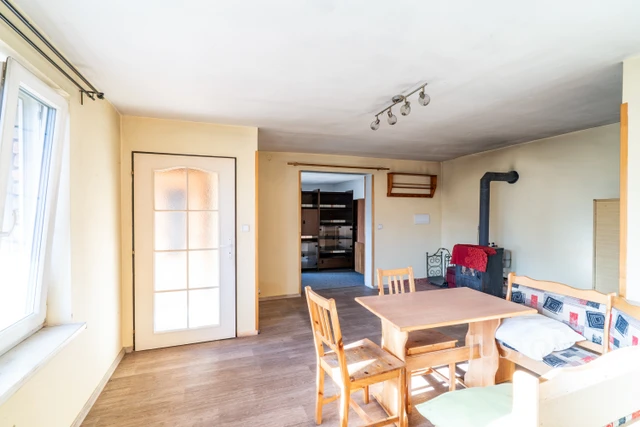 Prodej komerčních prostor 192 m² s pozemkem 995 m²