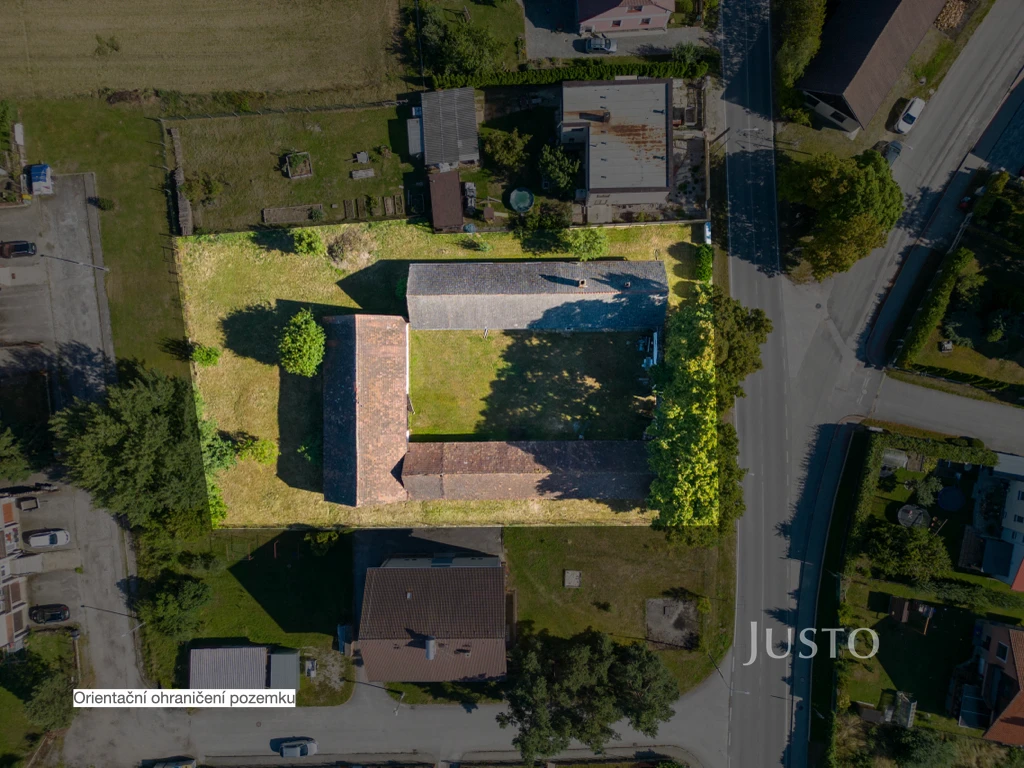 Prodej rodinného domu 223 m² s pozemkem 2440 m²