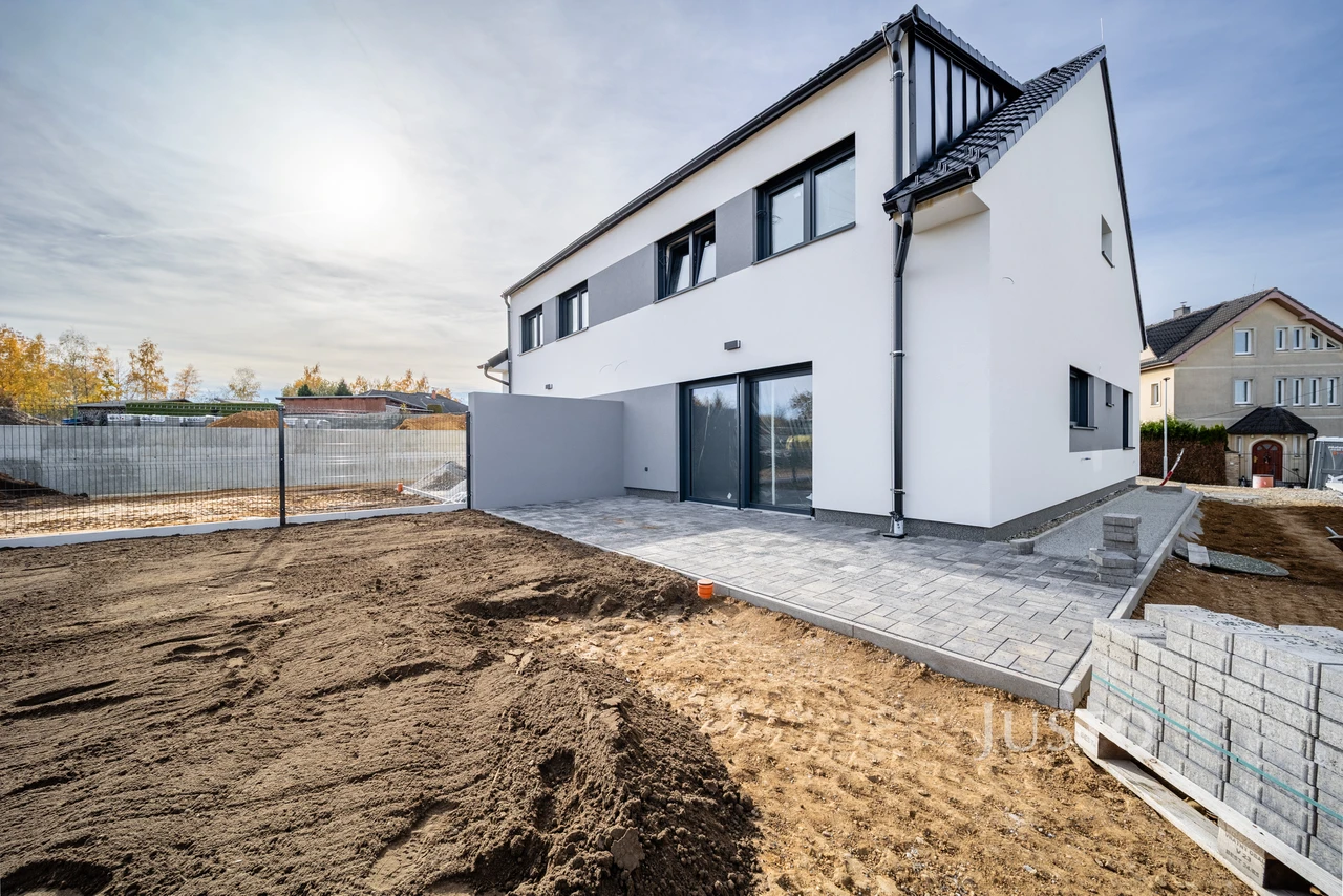 PRODÁNO - Prodej 5+kk 121 m² + zahrada 282 m² + terasa 13 m² + parkování