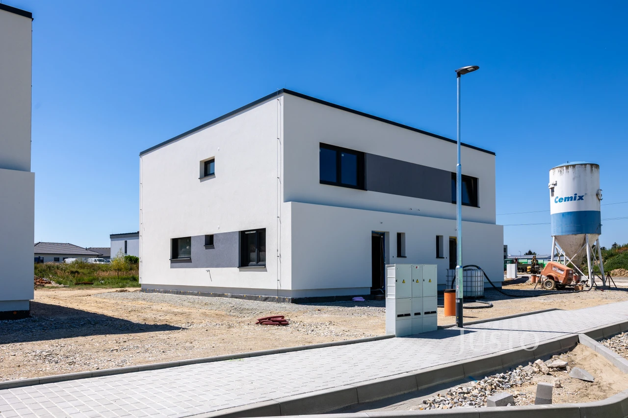 Prodej 5+kk 123 m² + zahrada 224 m² + terasa + parkování - SO.01-1