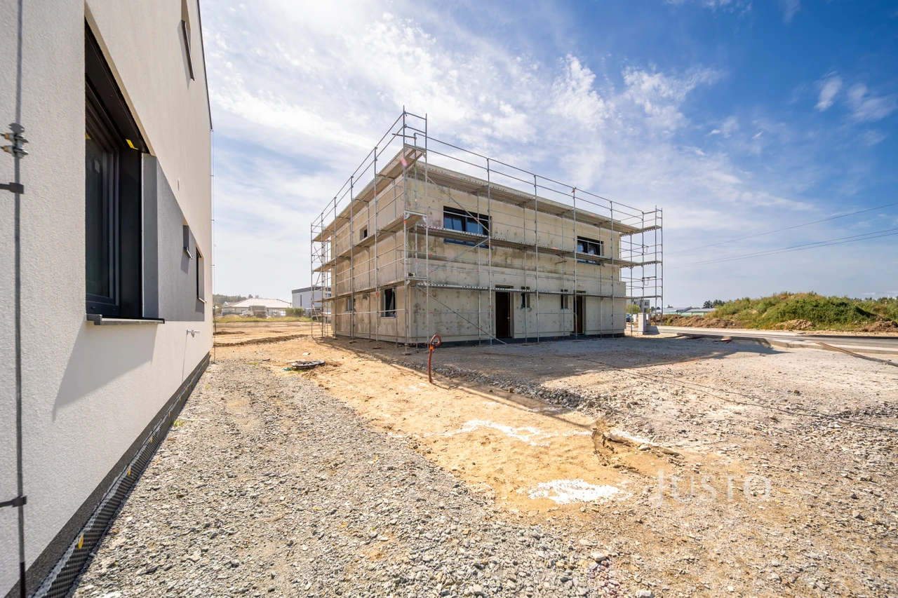 Prodej 5+kk 123 m² + zahrada 122 m² + terasa + parkování