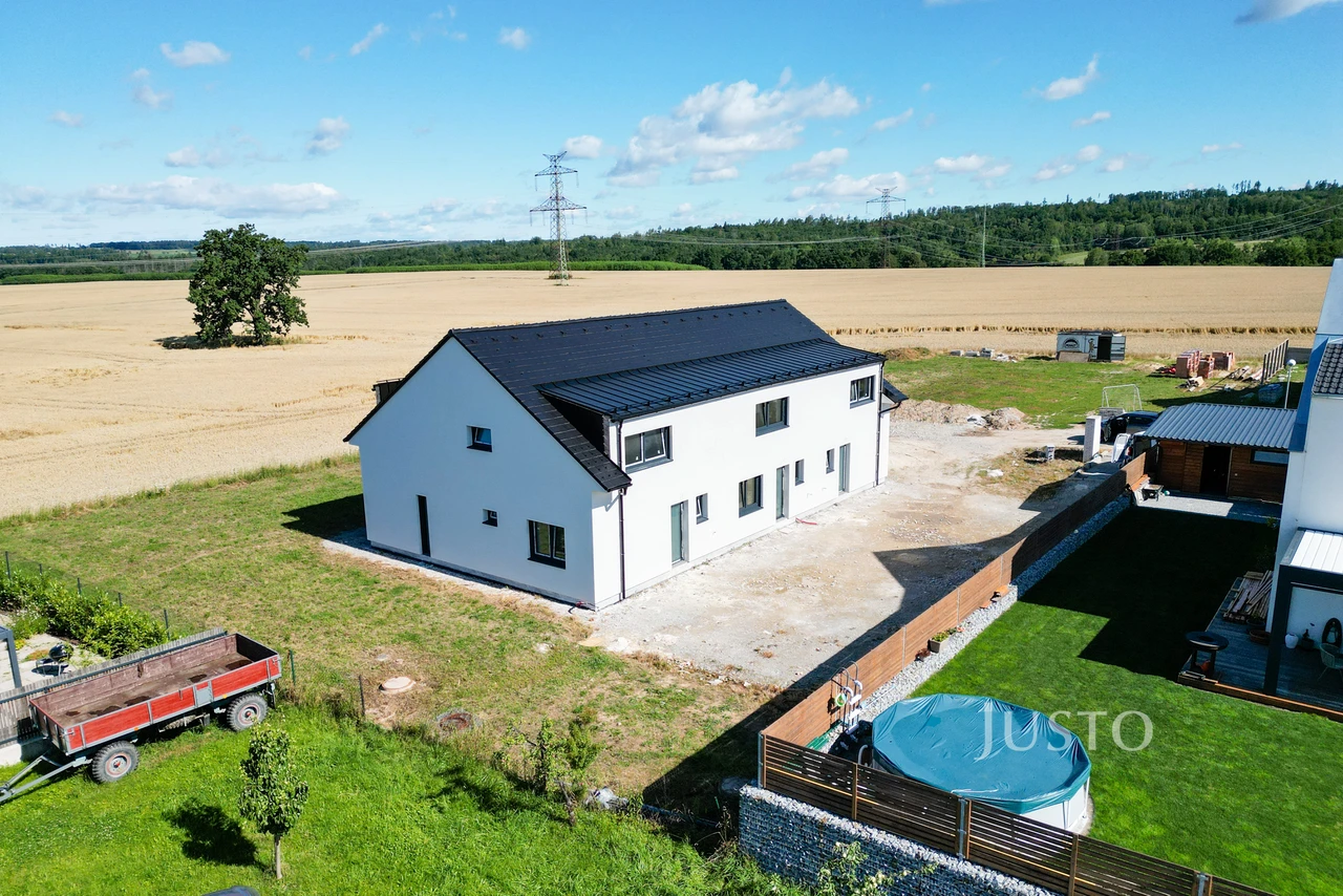 Prodej 5+kk 124 m² + zahrada 453 m² + terasa 13 m² + parkování