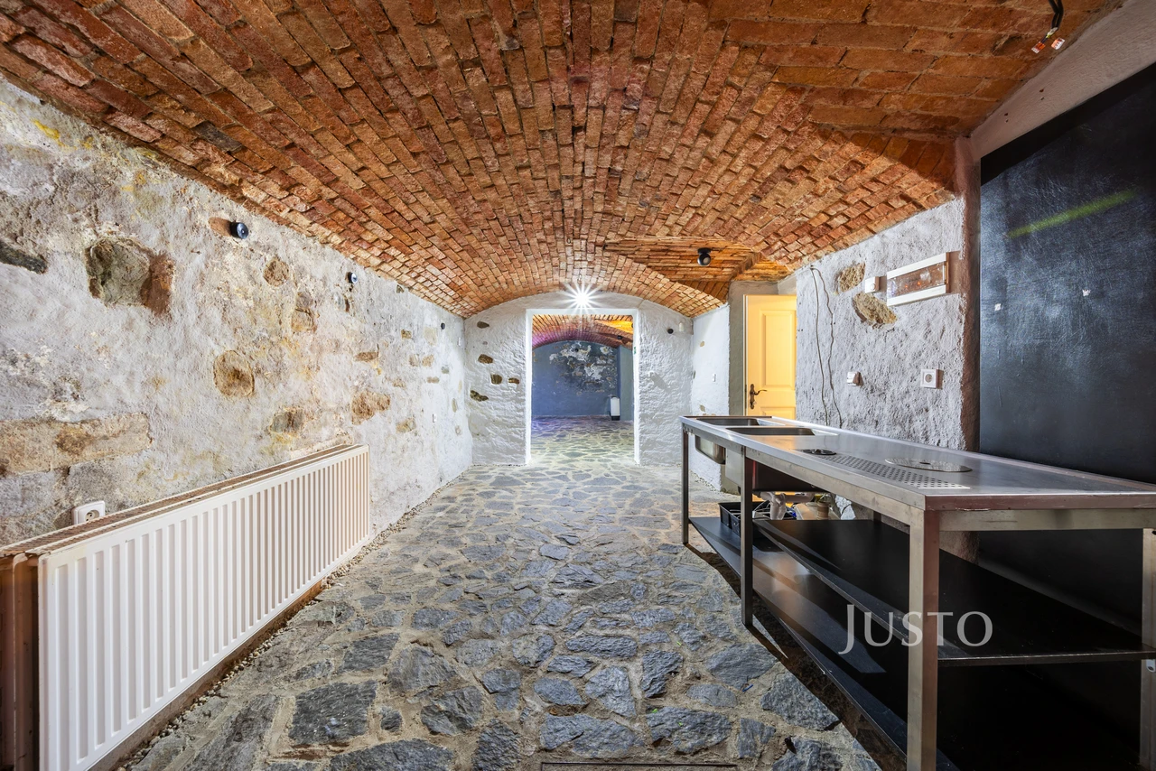 Prodej restaurace 48 m² s pozemkem 48 m²