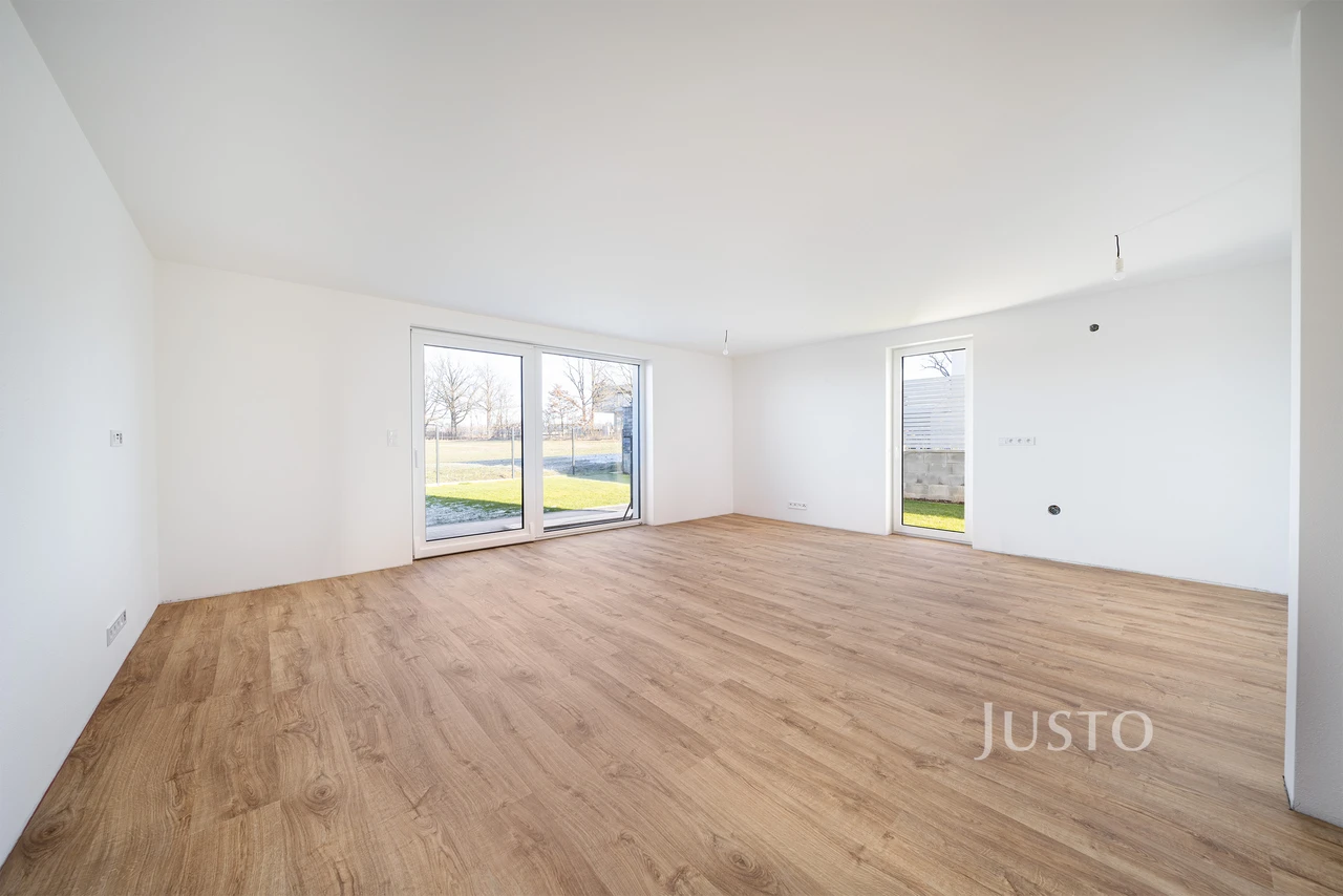 Prodej 5+kk 121 m² + zahrada 260 m² + terasa 14 m² + parkování