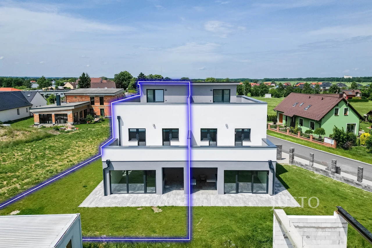 Prodej 5+kk 152 m² + zahrada 193 m² + terasa 81 m² + parkování