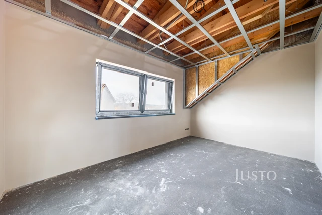 REZERVOVÁNO - Prodej 5+kk 121 m² + zahrada 285 m² + terasa 13 m² + parkování