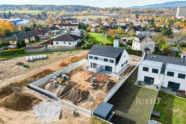 REZERVOVÁNO - Prodej 5+kk 121 m² + zahrada 285 m² + terasa 13 m² + parkování