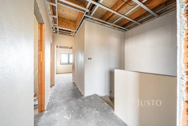 PRODÁNO - Prodej 5+kk 121 m² + zahrada 282 m² + terasa 13 m² + parkování