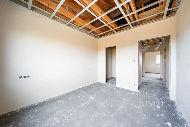 PRODÁNO - Prodej 5+kk 121 m² + zahrada 282 m² + terasa 13 m² + parkování