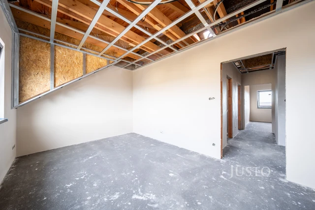 PRODÁNO - Prodej 5+kk 121 m² + zahrada 282 m² + terasa 13 m² + parkování