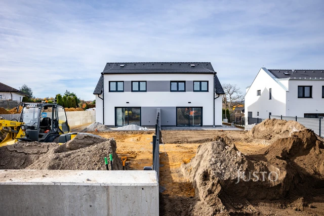 PRODÁNO - Prodej 5+kk 121 m² + zahrada 282 m² + terasa 13 m² + parkování