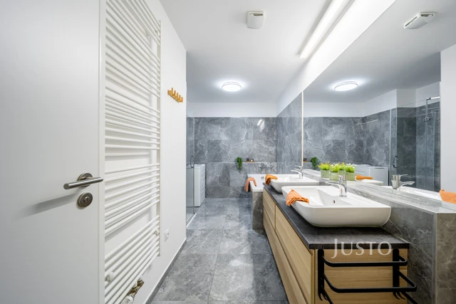 Prodej 3+kk 72 m² + terasa 54 m² + parkování