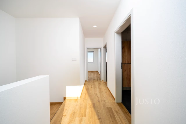 Prodej rodinného domu 121 m² s pozemkem 311 m² + terasa 13 m²