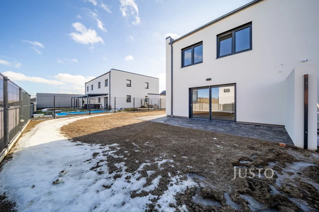 Prodej 5+kk 121 m² + zahrada 174 m² + terasa 13 m² + parkování