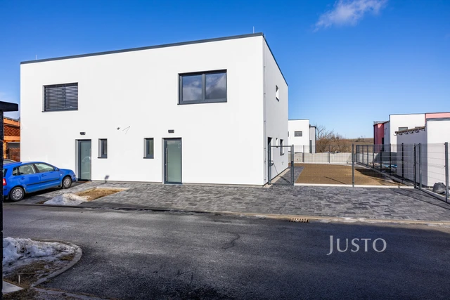 Prodej 5+kk 121 m² + zahrada 174 m² + terasa 13 m² + parkování