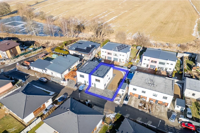 Prodej 5+kk 121 m² + zahrada 174 m² + terasa 13 m² + parkování