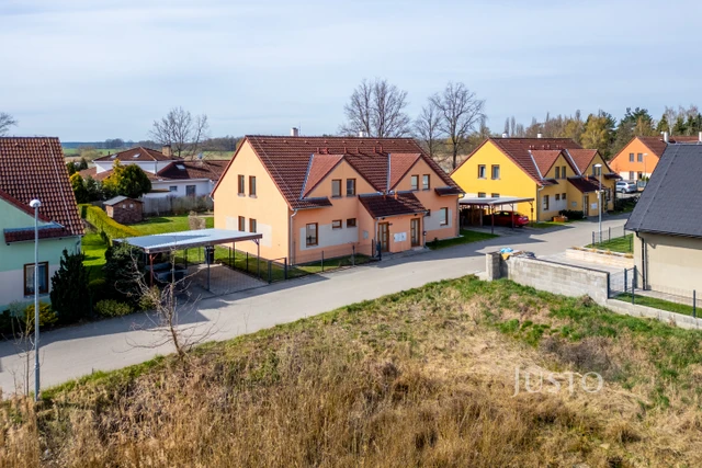 Prodej rodinného domu 141 m² s pozemkem 385 m² + terasa 7 m² + balkón 4 m²