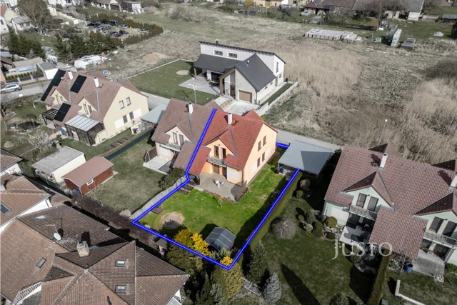 Prodej rodinného domu 141 m² s pozemkem 385 m² + terasa 7 m² + balkón 4 m²
