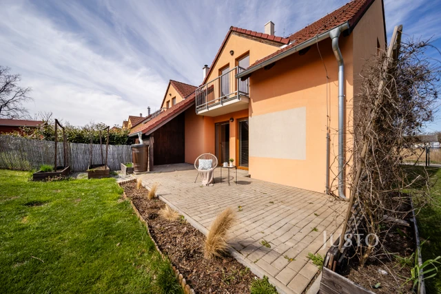 Prodej rodinného domu 141 m² s pozemkem 385 m² + terasa 7 m² + balkón 4 m²