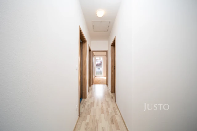 Prodej rodinného domu 141 m² s pozemkem 385 m² + terasa 7 m² + balkón 4 m²