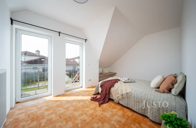 Prodej rodinného domu 141 m² s pozemkem 385 m² + terasa 7 m² + balkón 4 m²