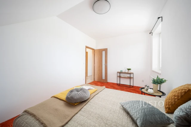 Prodej rodinného domu 141 m² s pozemkem 385 m² + terasa 7 m² + balkón 4 m²