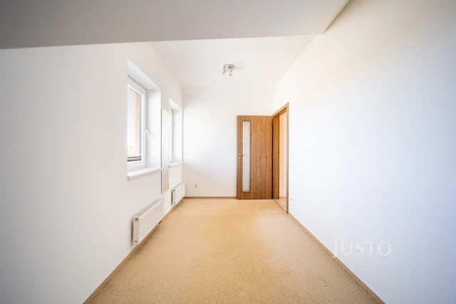 Prodej rodinného domu 141 m² s pozemkem 385 m² + terasa 7 m² + balkón 4 m²