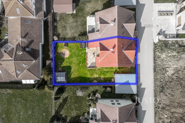 Prodej rodinného domu 141 m² s pozemkem 385 m² + terasa 7 m² + balkón 4 m²