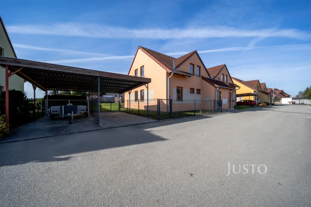 Prodej rodinného domu 141 m² s pozemkem 385 m² + terasa 7 m² + balkón 4 m²