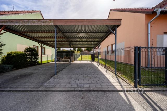 Prodej rodinného domu 141 m² s pozemkem 385 m² + terasa 7 m² + balkón 4 m²