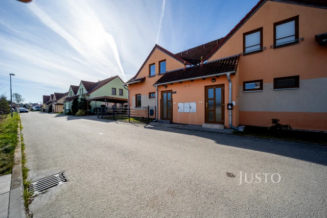 Prodej rodinného domu 141 m² s pozemkem 385 m² + terasa 7 m² + balkón 4 m²