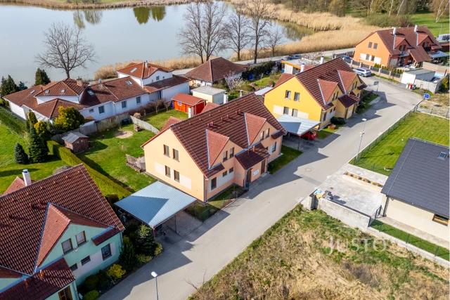 Prodej rodinného domu 141 m² s pozemkem 385 m² + terasa 7 m² + balkón 4 m²