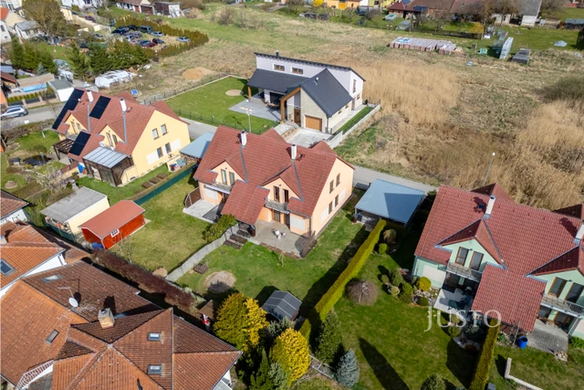Prodej rodinného domu 141 m² s pozemkem 385 m² + terasa 7 m² + balkón 4 m²